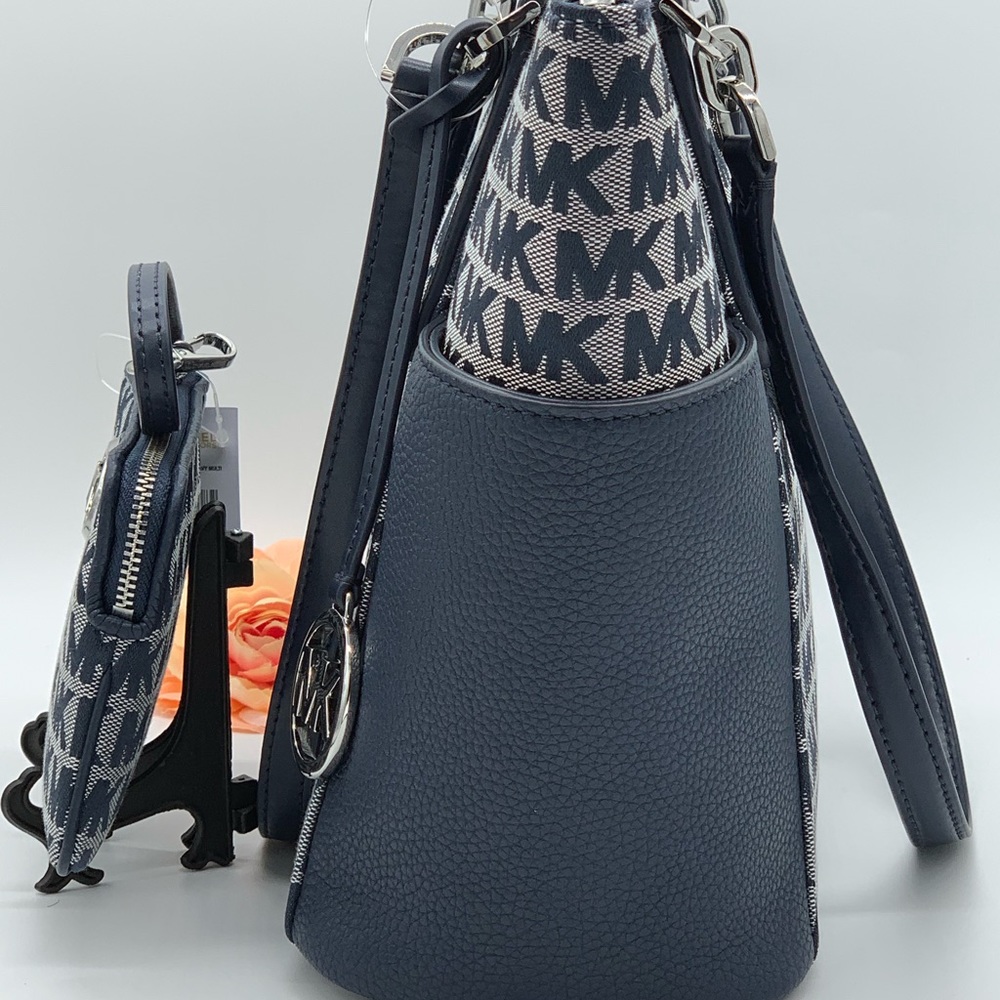 MICHAEL KORS BEDFORD LG EW TZ TOTE &Lg TZ Wristlet - Picture 3 of 11